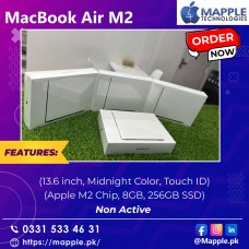 MacBook Air M2 (13.6-inch)